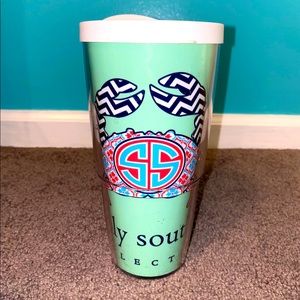 Large insulated tumbler with lid
